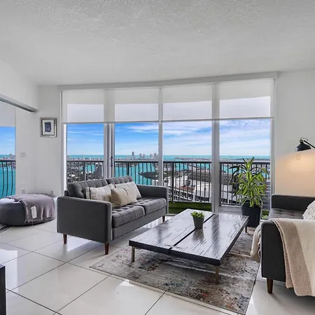 Waterfront Sunrise Views 46Th Floor Apartment